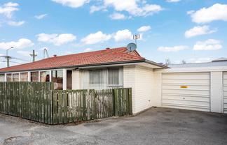 2/71 Hills Road, Edgeware