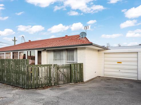 2/71 Hills Road, Edgeware