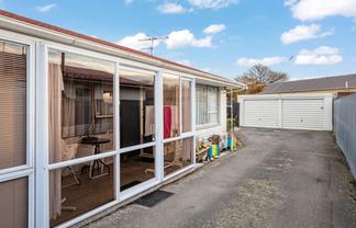 4/71 Hills Road, Edgeware