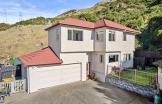50 Erlestoke Crescent, Churton Park