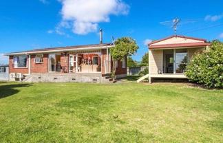 44 Coniston Avenue, Te Atatu South