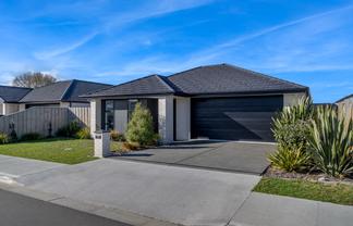28 Higgins Street, Ravenswood