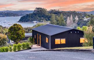 5 Emerald Ridge, Russell