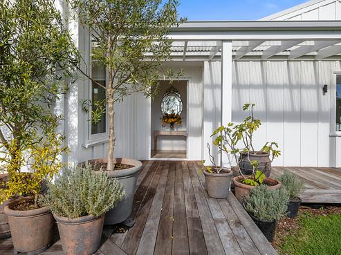 130 Cross Road, Lepperton