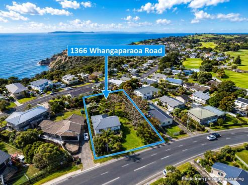 1366 Whangaparaoa Road, Army Bay