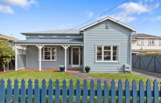48 Bristol Square, Belmont