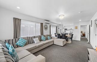 41 Robert Skelton Place, Clendon Park