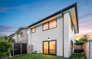 52f Vodanovich Road, Te Atatu South