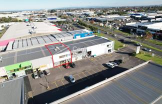 230M² Showroom On Cavendish Drive