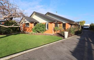 530 Queens Drive, Rosedale