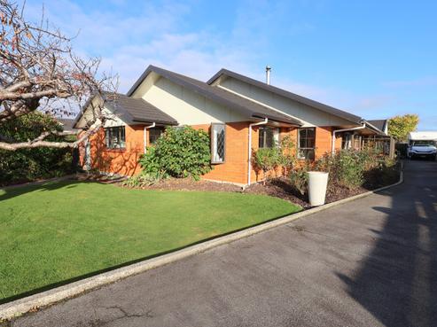 530 Queens Drive, Rosedale