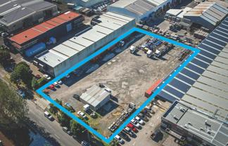 3,615m² Fenced Yard