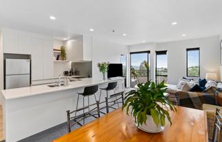 B302/525 East Coast Road, Browns Bay