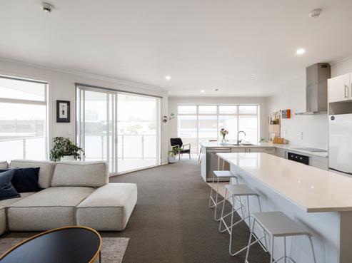 7/13 Vialou Street, Hamilton Central