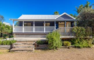 23 Sea View Road, Ostend