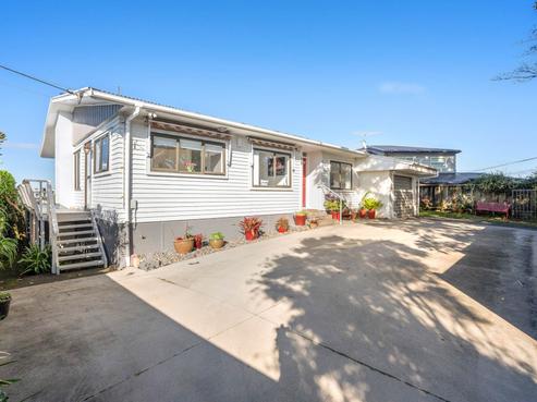 106 Carlisle Road, Browns Bay