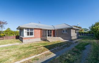 22 Adamson Crescent, Glengarry