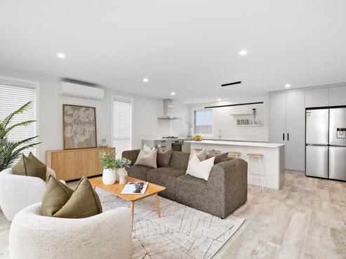 36 Metoriti Crescent, Karaka