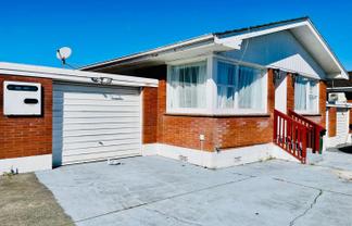 2/8 Russell Road, Manurewa