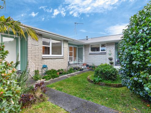 4/250 Muritai Road, Eastbourne