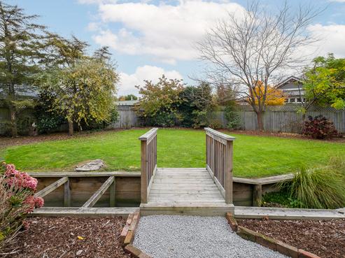 2/77 Mays Road, Saint Albans