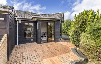 2/4 Richard Street, Titahi Bay