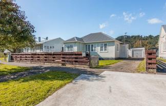 1258 High Street, Taita