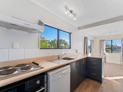 2/17 Tahunanui Drive, Tahunanui