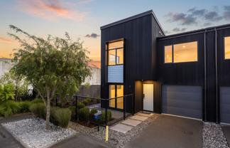 8 Alexander French Close, Silverdale