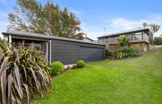 6 Te Hutewai Road, Raglan