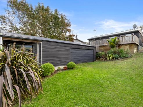 6 Te Hutewai Road, Raglan