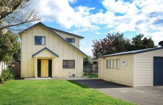14 Moore Crescent, Carterton