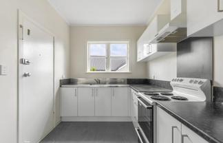 48  Premier Avenue, Point Chevalier