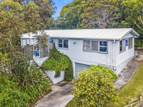 32 Waiora Road, Stanmore Bay