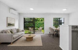 2/22 Great South Road, Papakura