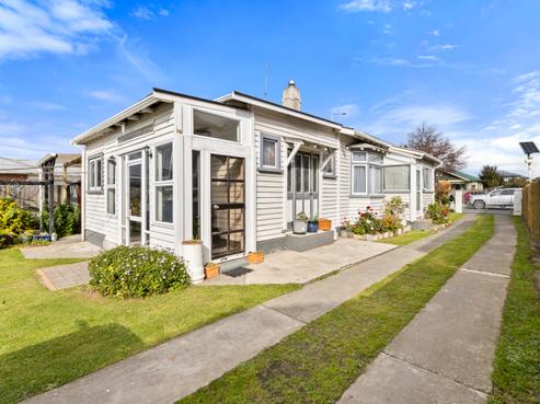 16 Whiteleigh Avenue, Addington