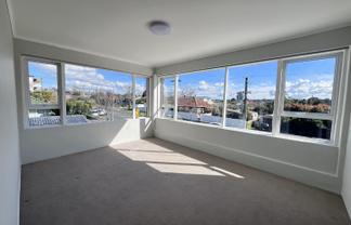 2/25 Martin Avenue (Top Floor), Mount Albert