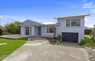 162 Queen Street West, Levin