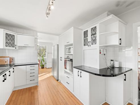 24 Longfellow Street, Trentham
