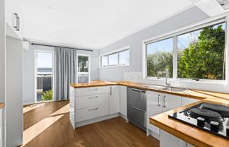 12a Barnett Place, Pirimai