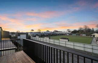 4/15 Silvester Street, Woolston