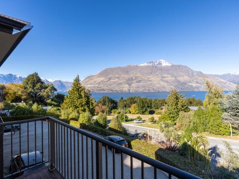 10/8 Mckerrow Place, Fernhill/Sunshine Bay