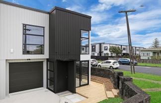 17A Henwood Road, Mangere East