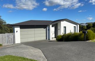 181 Ninth View Ave, Beachlands