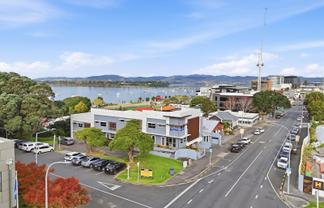 Boutique CBD office + rooftop patio & 7 carparks