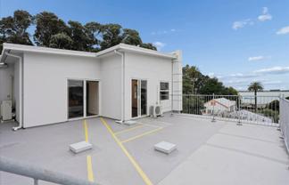 Boutique CBD office + rooftop patio & 7 carparks