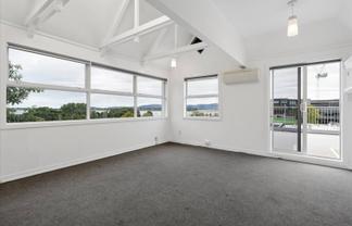 Boutique CBD office + rooftop patio & 7 carparks
