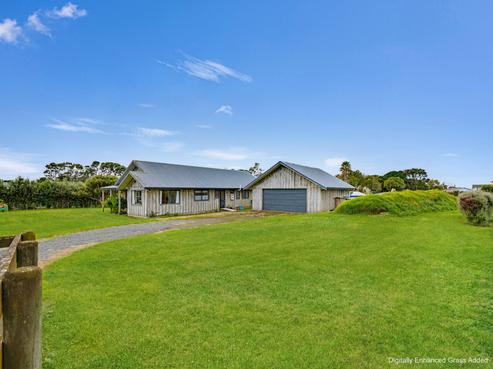 2149 Awhitu Road, Pollok