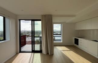 403/2B Te Ara Taurapa, Point Chevalier