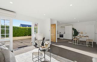 4/55 Parade Court, Addington